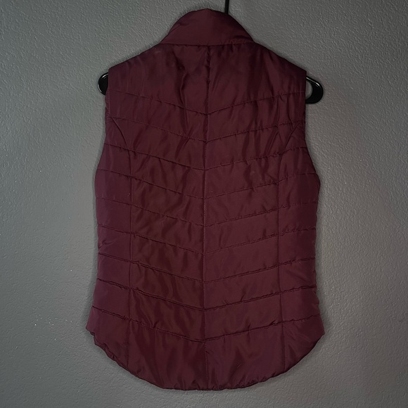 Burgundy Puffer Vest Aeropostal - Picture 2 of 3